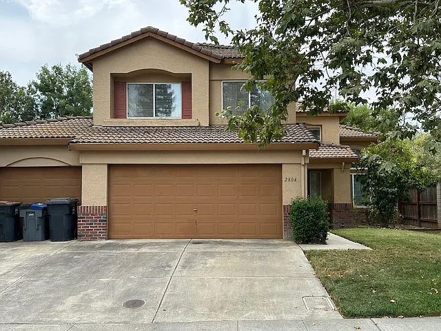 2804 Prado Ln — Photo 1