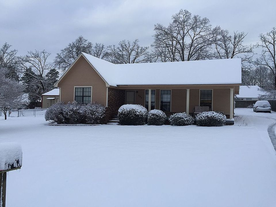 2nd image of 605 Kamak Dr