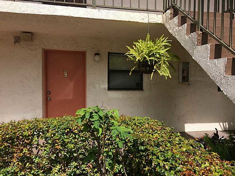 1st image of 851 NE 207th Ln