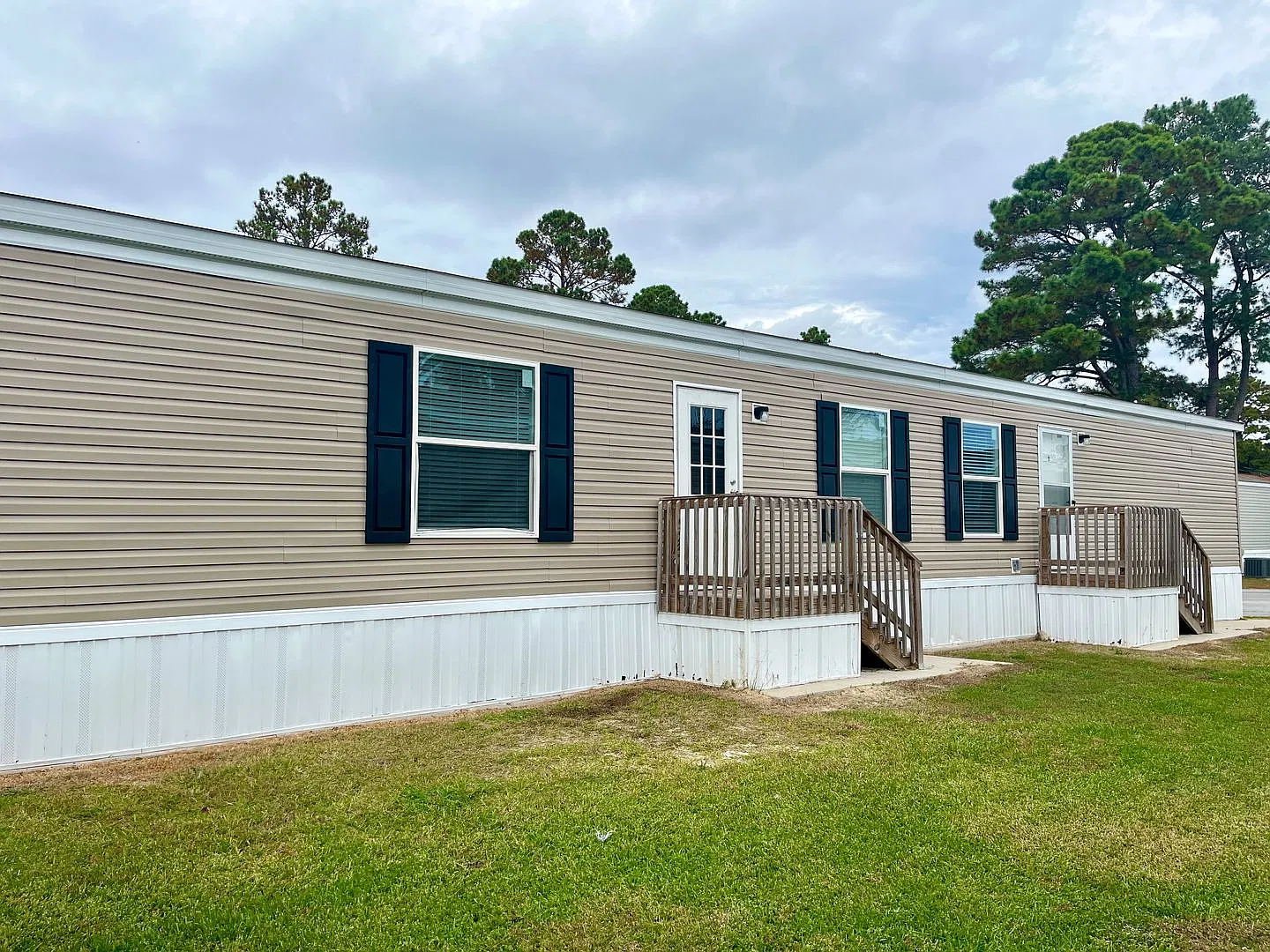 3 bed, 1056 sqft, $1,209 — Photo 2