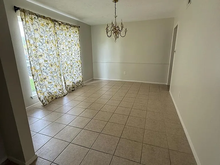 10123 Kent Towne Ln — Photo 5