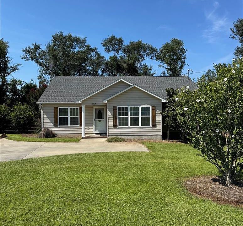 1st image of 1704 Moses Dr