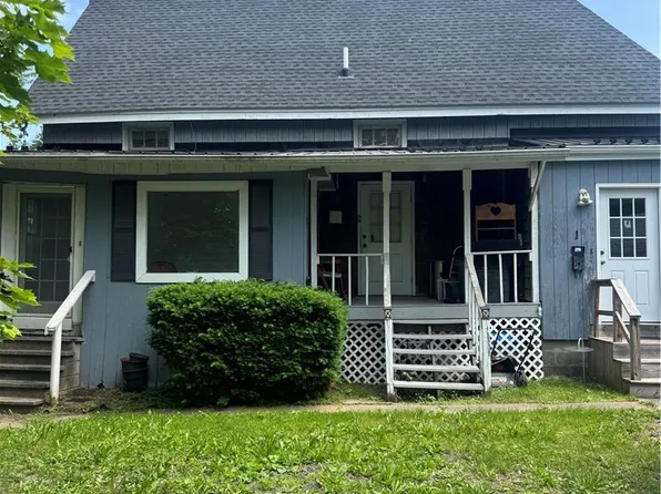 38 N Main St, Middleport, NY 14105