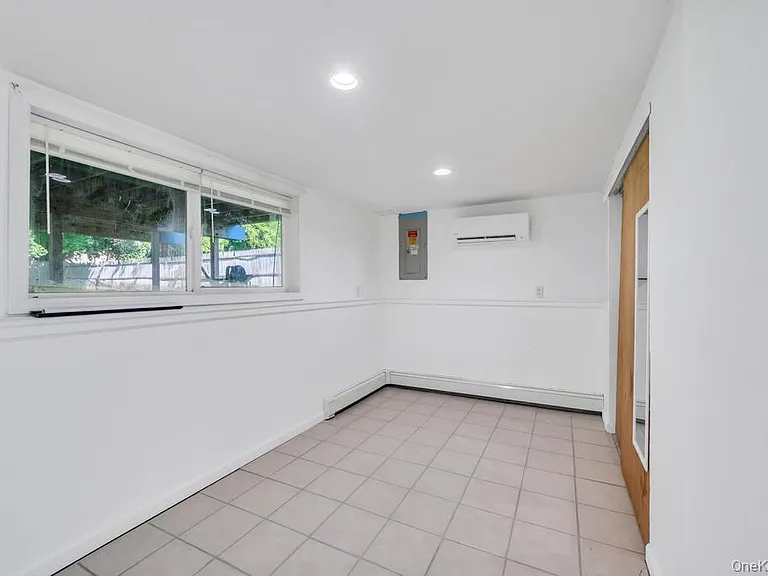 20 Handsome Ave — Photo 12