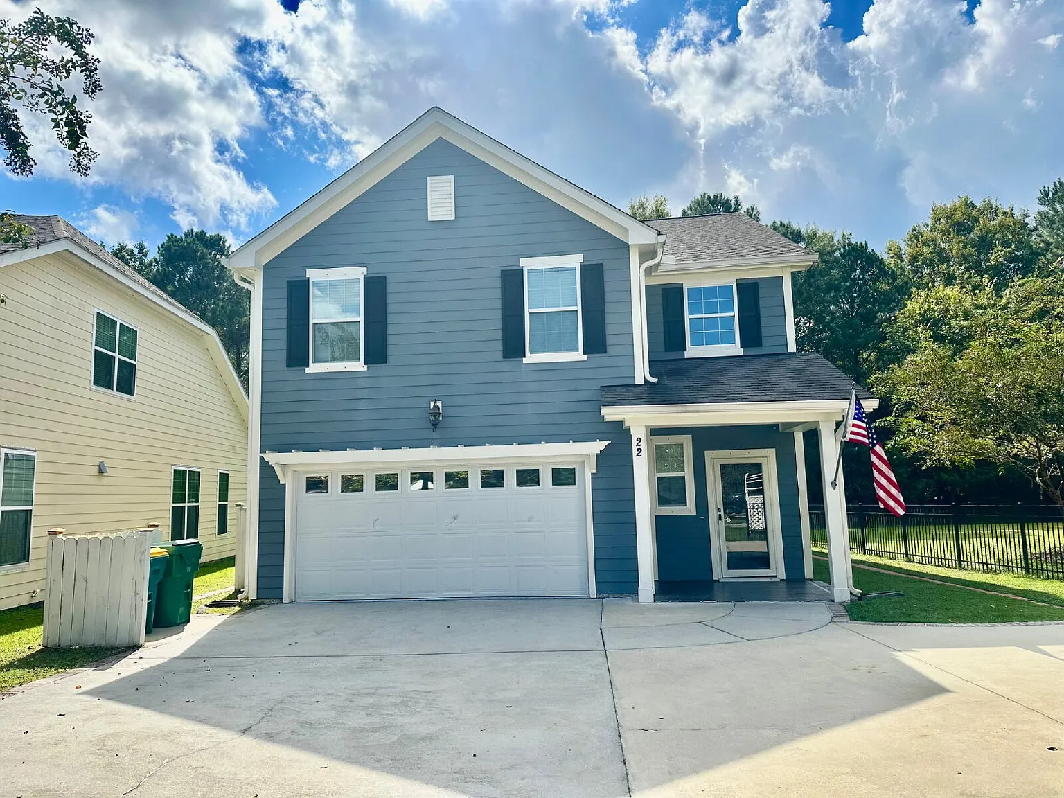 4 bed, 2.5 bath, 2324 sqft, $3,700 — Photo 2