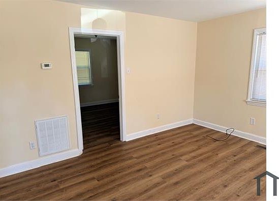 3rd image of 4401 Mountain Dr