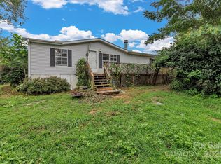 79 Gloria Orchard Ln, Hendersonville, NC 28792