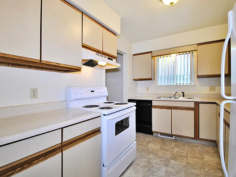 The View Apartments and Townhomes — Photo 14