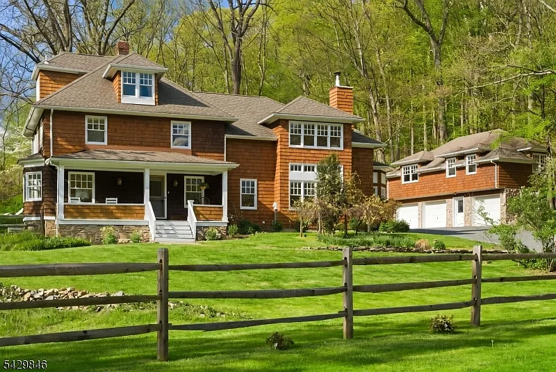 12 Cold Springs Rd