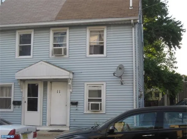 11 Church St, Mount Holly, NJ 08060