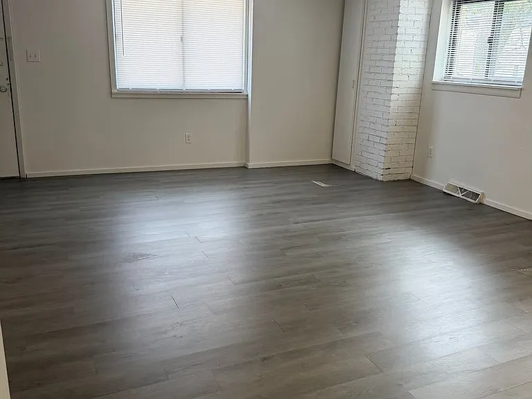 303 Vincennes Ave — Photo 11