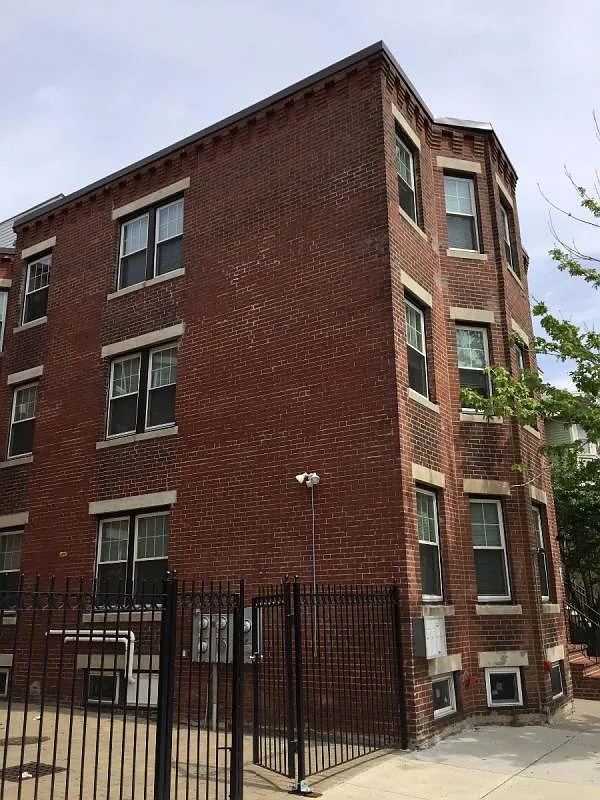 Building Photo - 2969 Washington St #3