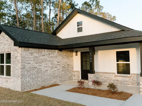 1740 Barracuda Dr, Gautier, MS 39553