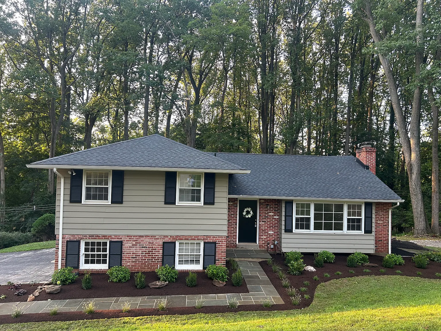 3 bed, 2810 sqft, $4,750 — Photo 2