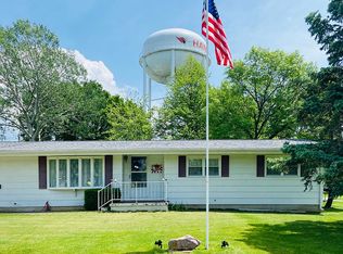 360 N 17th St, Hamilton, IL 62341