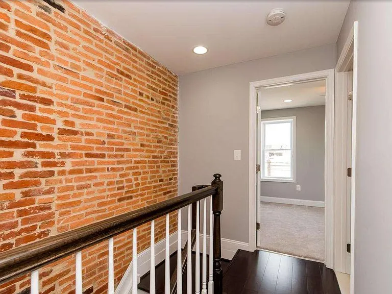 105 Bloomsberry St — Photo 12