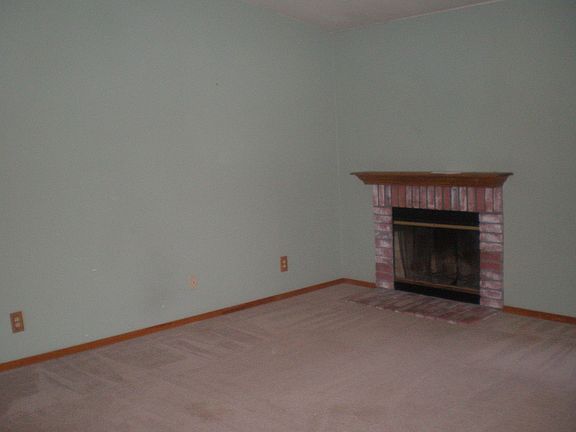 3rd image of 188 Stonybrook Dr