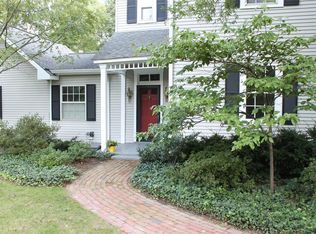 18 Bridle Ln #R, Saint Louis, MO 63131