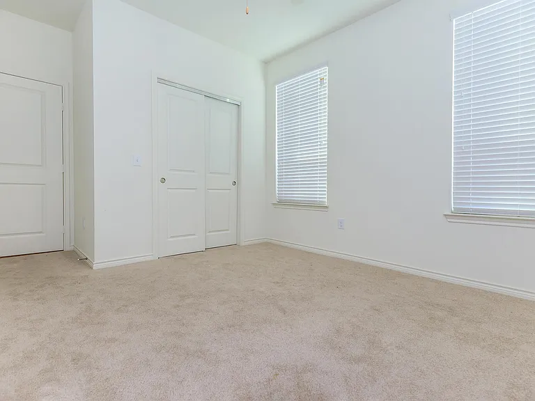 Campus Apartments — Photo 39