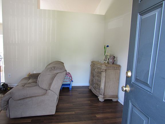 4th image of 3603 Throughbrook Ct