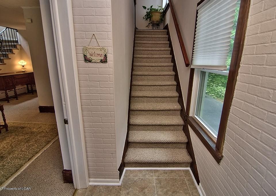 584 Tioga Ave, Kingston, PA 18704 Zillow