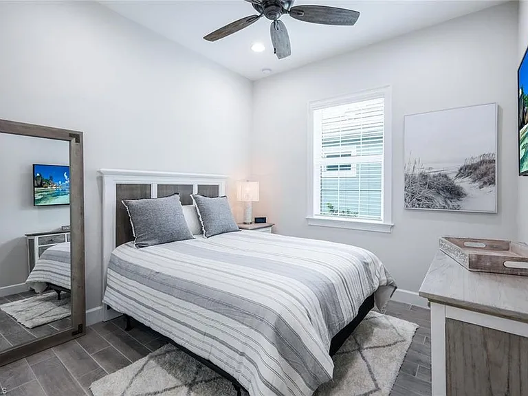 6875 Saona Ct — Photo 9
