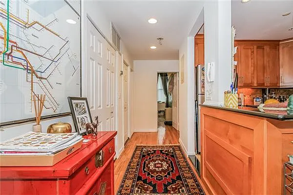 Sold by Avenue Sotheby's International Realty | media 10