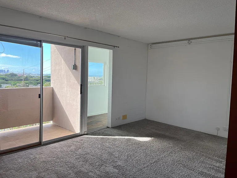 3370 Salt Lake Blvd #308 — Photo 2