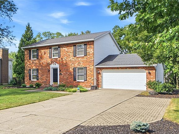 2nd image of 20 Robinglen Ct