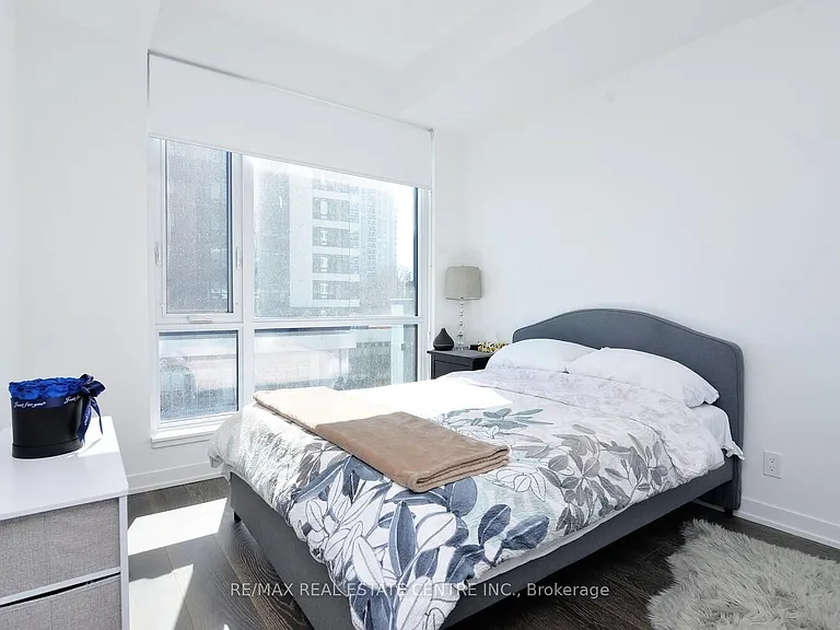 7950 Bathurst St #416 — Photo 34