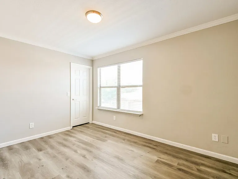 2236 E Spruce Dr — Photo 13