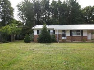 709 Rolling Hills Rd, Johnson City, TN 37604