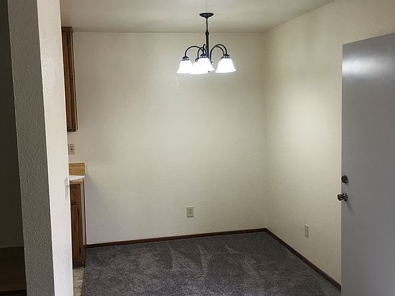 3rd image of 811 E Menlo Ave APT 12