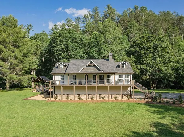 110 Creek Side Ln, Mineral Bluff, GA 30559