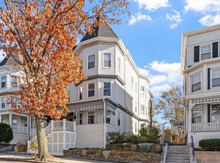 49 Putnam St #2, Somerville, MA 02143