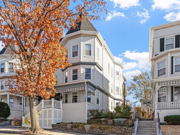49 Putnam St #2, Somerville, MA 02143