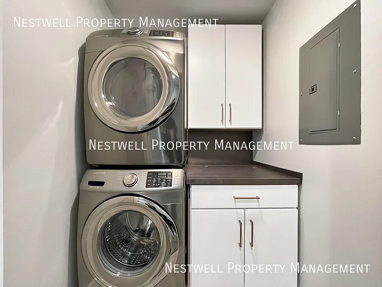 323 N 725 E — Photo 18