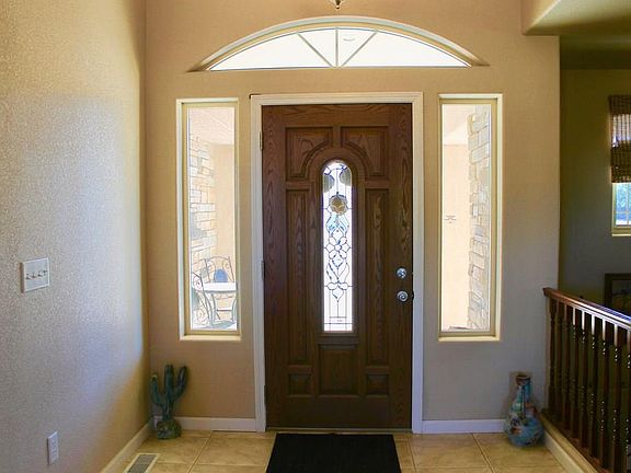 5th image of 135 S Trevino Dr