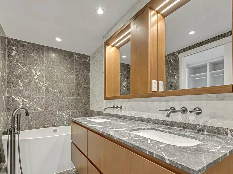 1365 Davie St #805 — Photo 11