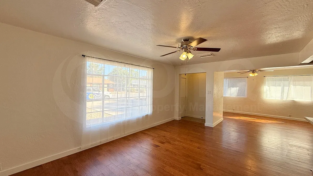 3 bed, 2.0 bath, 1472 sqft, $2,500 — Photo 4