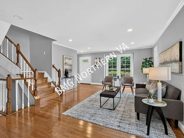 43790 Laburnum Sq — Photo 6
