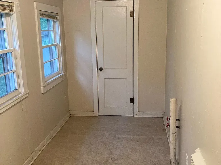 1310 W Saint Louis St — Photo 10
