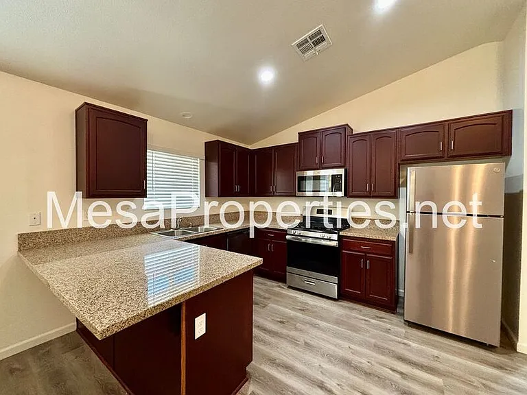 9550 Tamarisk Ave #124 — Photo 6