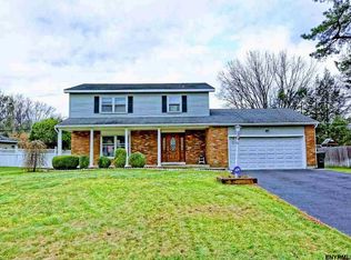60 Delafield Dr, Albany, NY 12205