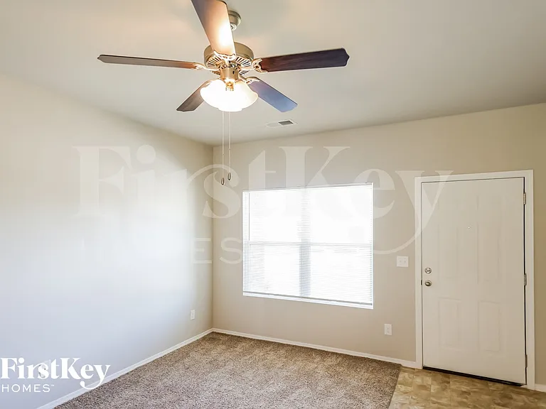 224 Cambridge Park Dr — Photo 3