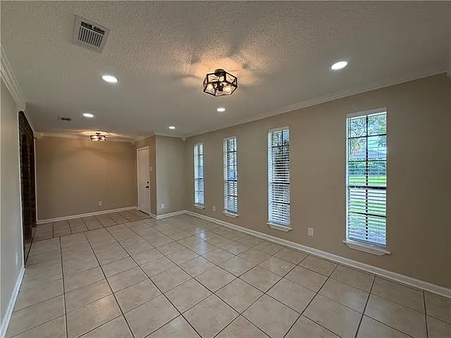 7820 Windward Ct — Photo 2