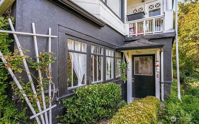 5th image of 1745 12th Avenue S #1 - 4