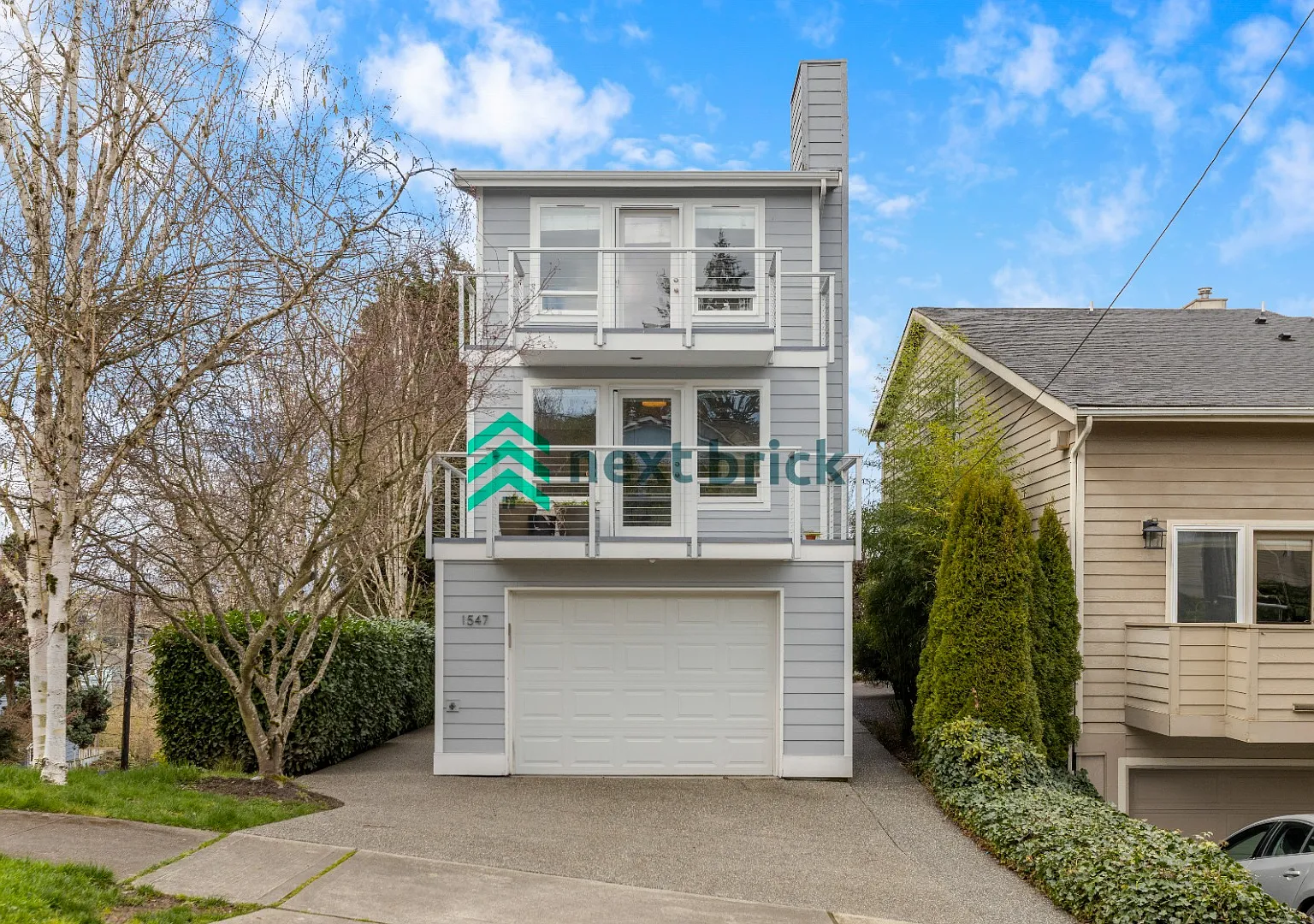 3 Beds & 3 Bath Single Family House For Rent — Photo 1