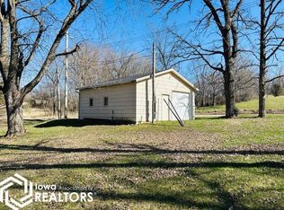 162 Center Point Dr, Montezuma, IA 50171
