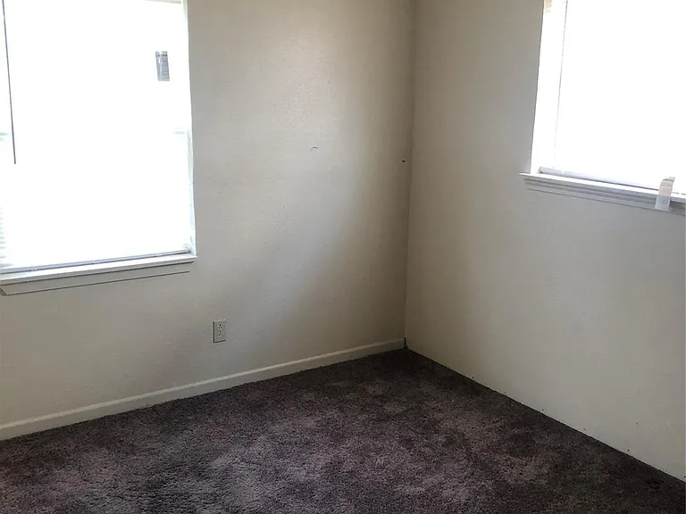 4223 Rockingham St — Photo 7